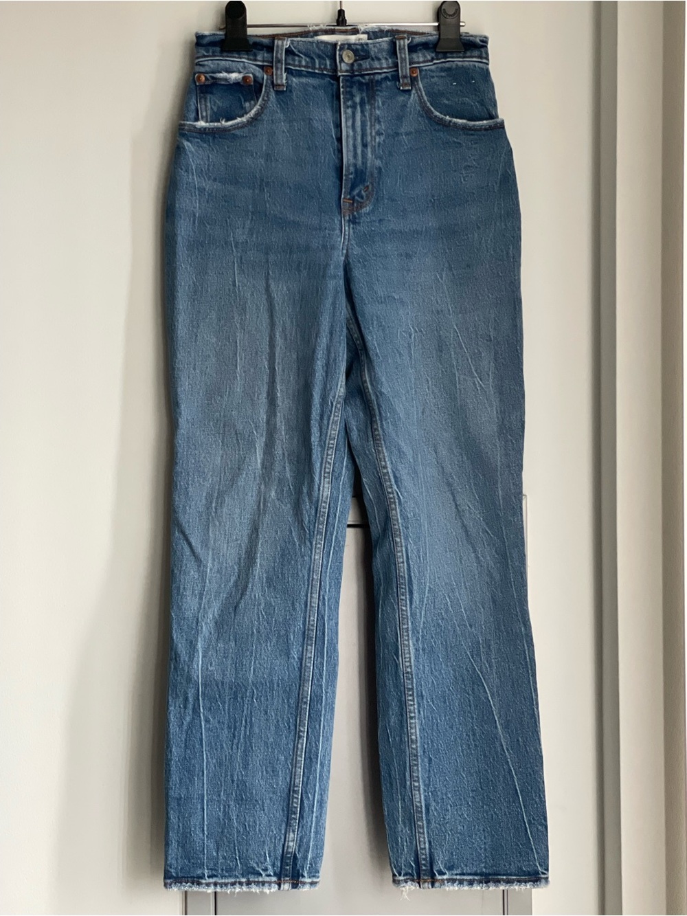 ABERCROMBIE & FITCH The Curve Love Ultra High Rise 90’s Straight Jeans